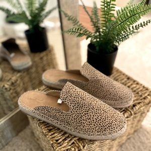 Leopard Print Espadrille Slip-on shoes / sandal